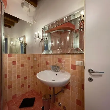 Apartment A Grazioso In Antica Corte Verona